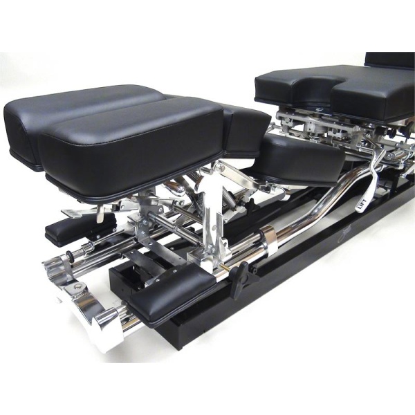 E10-Zenith® Elevation-Series GONSTEAD and Utility Adjusting Table